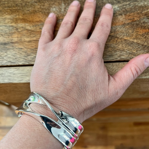 Silver plated bracelet by Lord & Taylor. - Picture 3 of 4